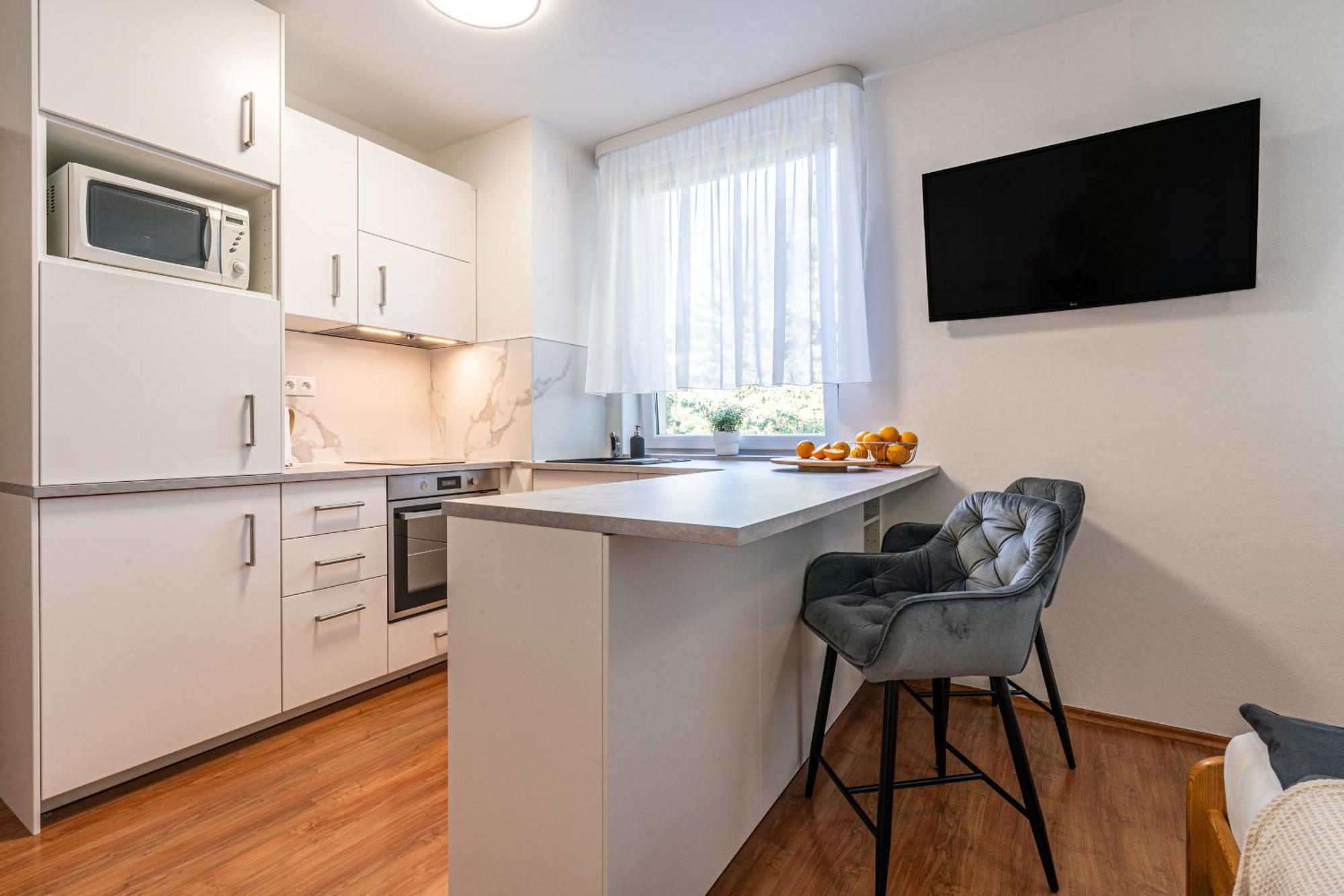 Apartment Komín Eksteriør bilde