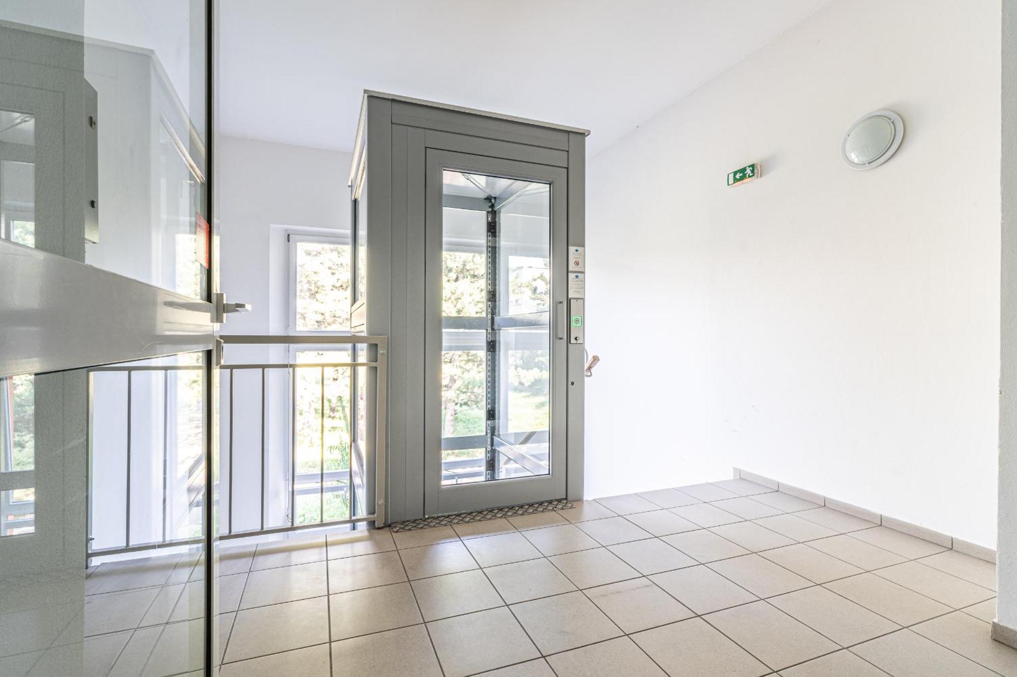 Apartment Komín Eksteriør bilde