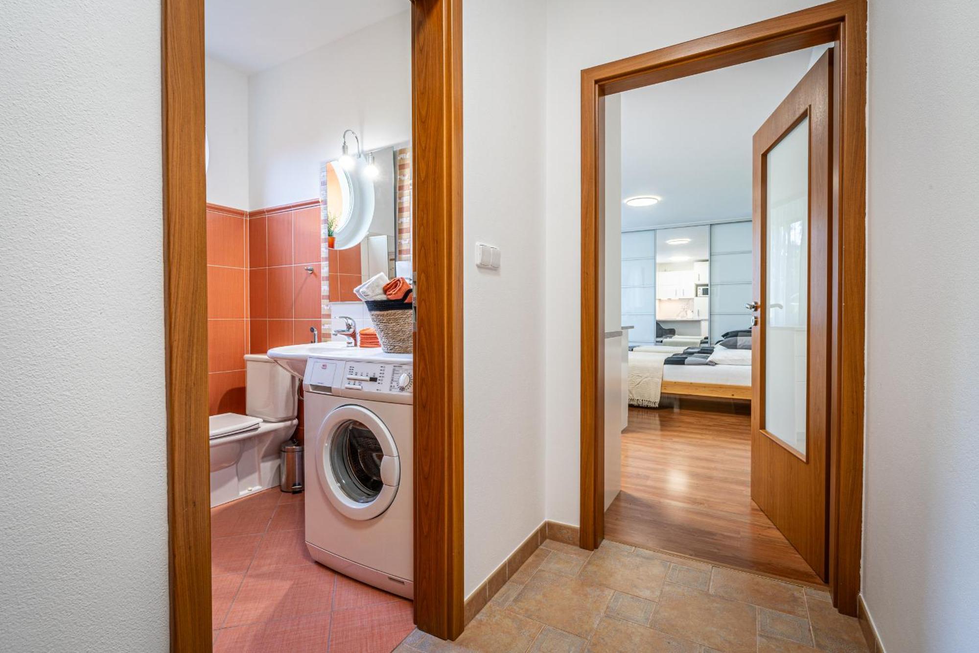 Apartment Komín Eksteriør bilde