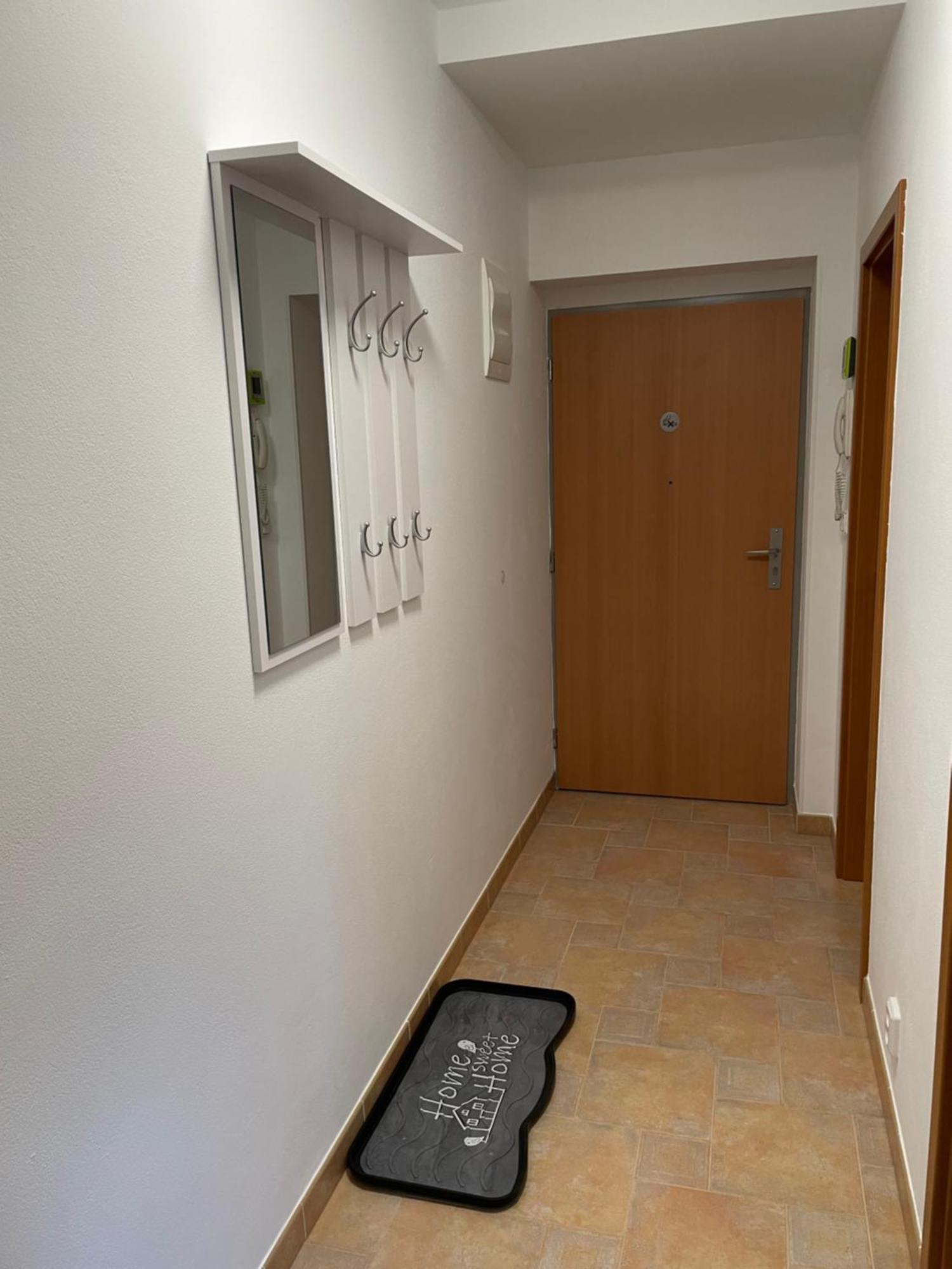 Apartment Komín Eksteriør bilde